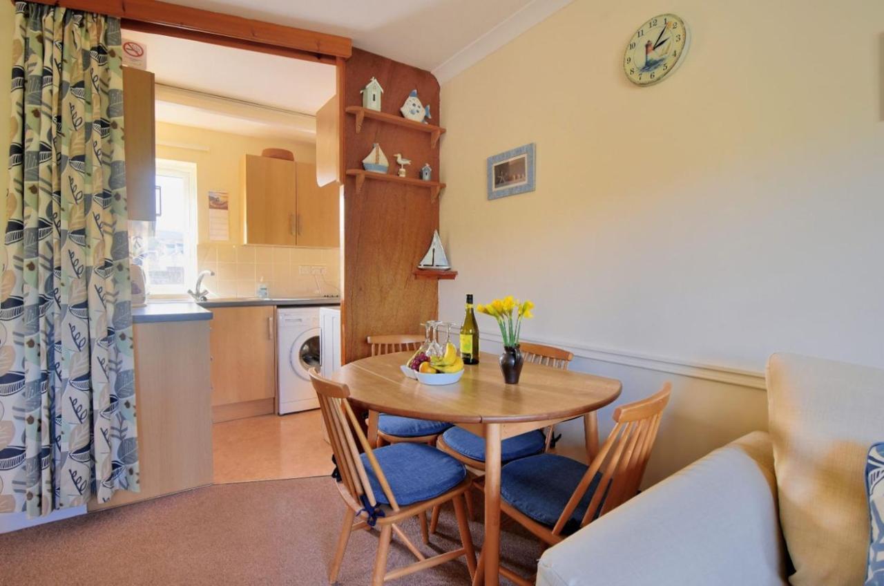 Bridge House Apartment Чармут Екстериор снимка
